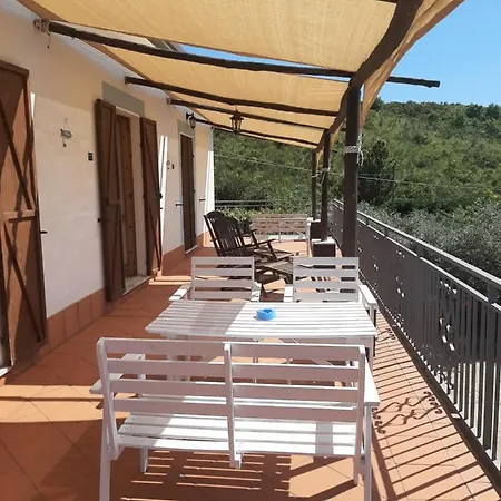 La Casa Di Giu * Casal Velino